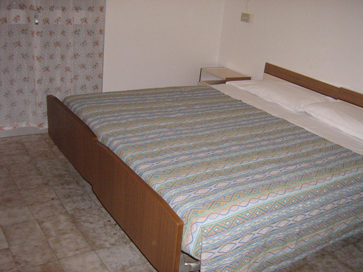 Hotel Toschi Лидо-ди-Классе Экстерьер фото