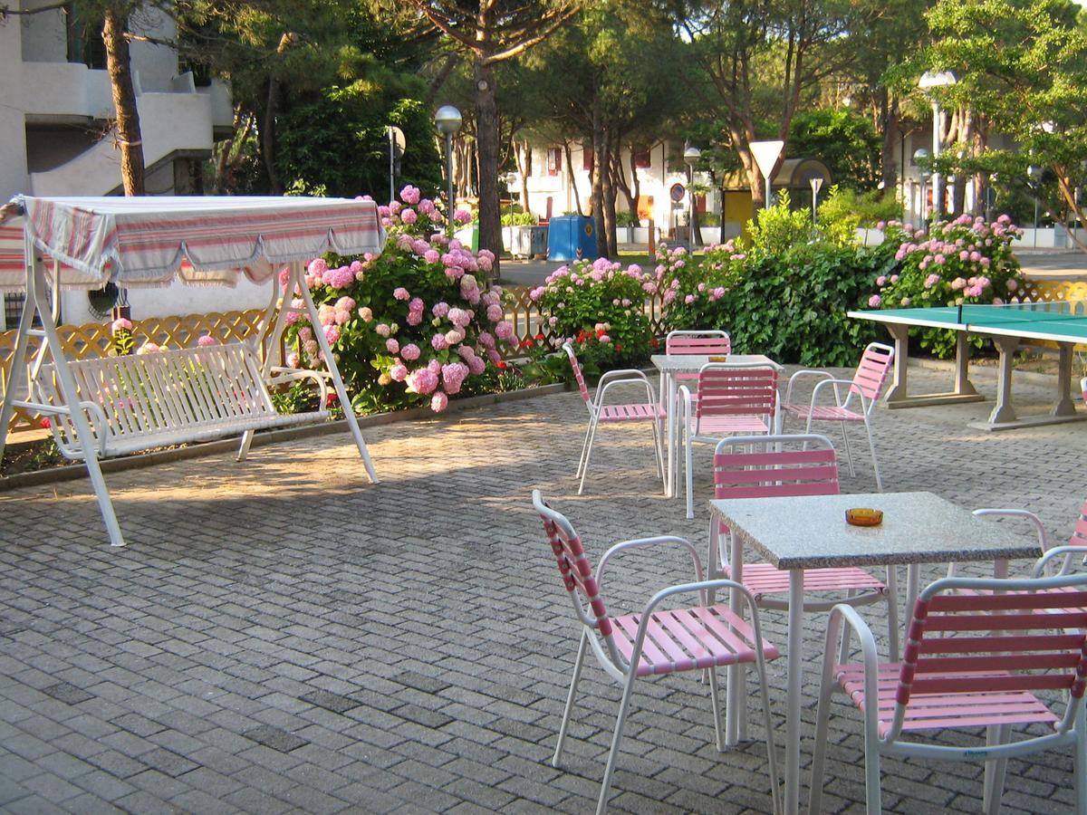 Hotel Toschi Лидо-ди-Классе Экстерьер фото