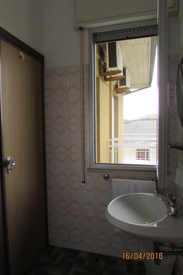 Hotel Toschi Лидо-ди-Классе Экстерьер фото
